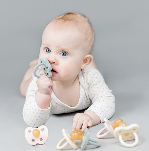 HEVEA ROUND PACIFIER 0 - 3 MONTHS (BABY BLUE)