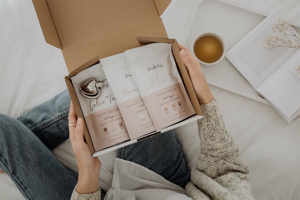 THE BREASTFEEDING TEA CO - DELUXE BREASTFEEDING BOX