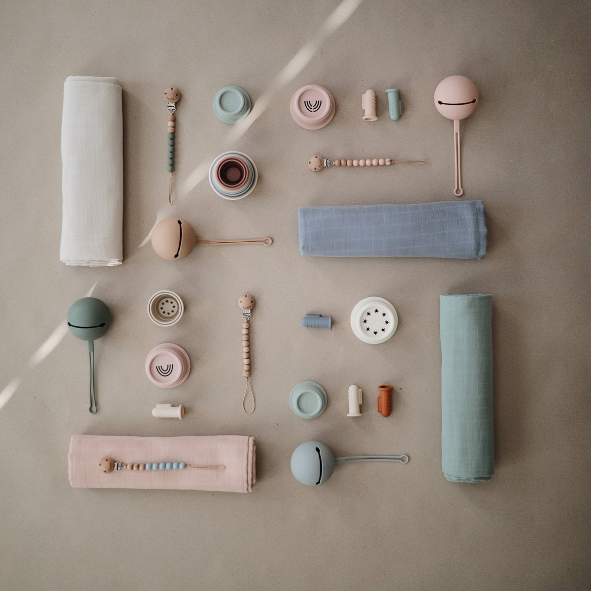 Mushie - Pacifier Case (Blush)